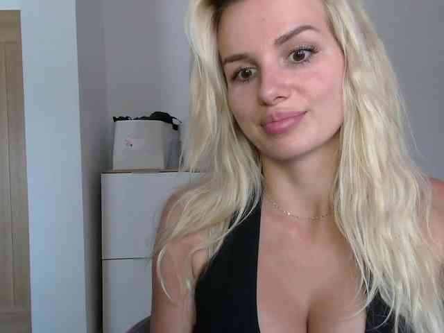 CorneliaSweet webcam