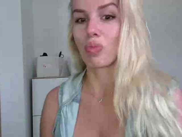 CorneliaSweet webcam