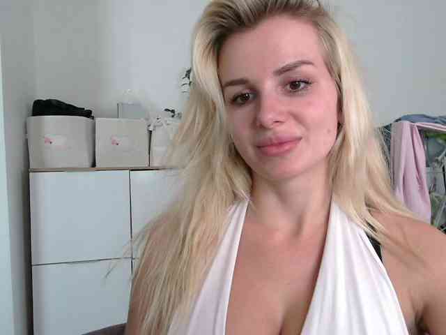 CorneliaSweet webcam