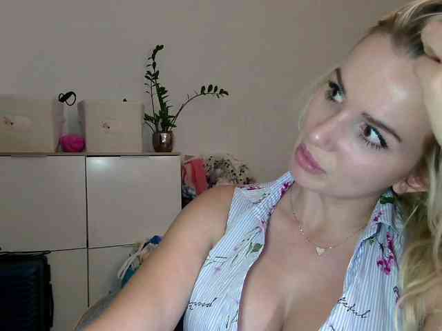 CorneliaSweet webcam