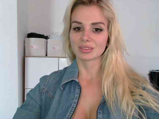 CorneliaSweet webcam