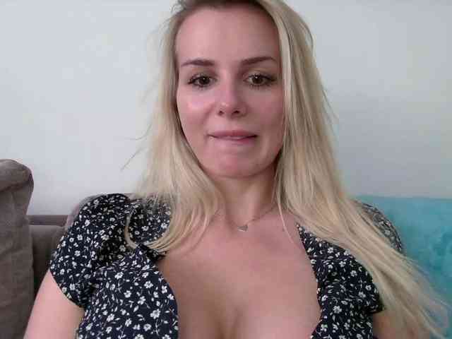 CorneliaSweet webcam