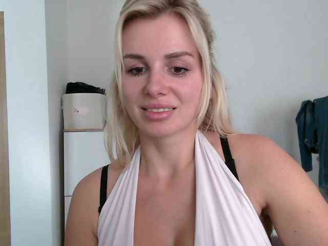 CorneliaSweet webcam