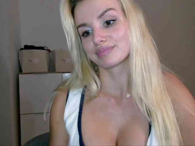 CorneliaSweet webcam