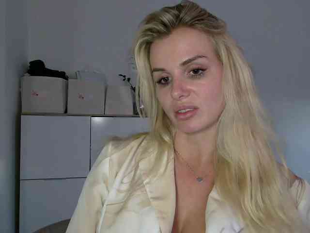 CorneliaSweet webcam