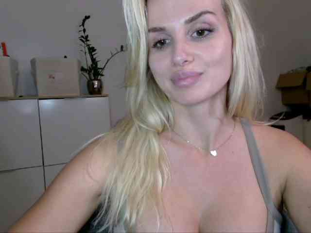 CorneliaSweet webcam