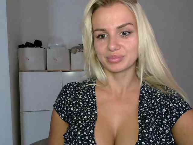 CorneliaSweet webcam