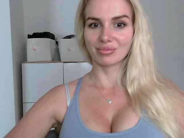 CorneliaSweet webcam