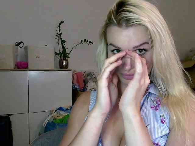 CorneliaSweet webcam