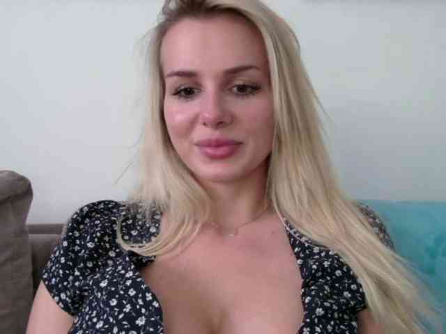 CorneliaSweet webcam