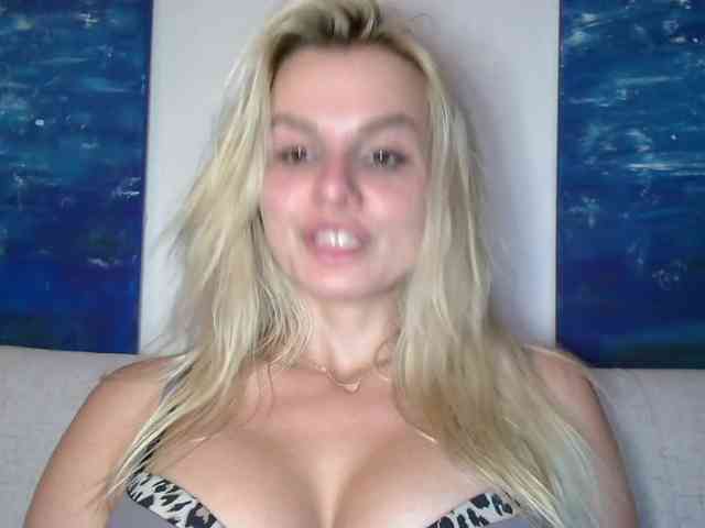 CorneliaSweet webcam
