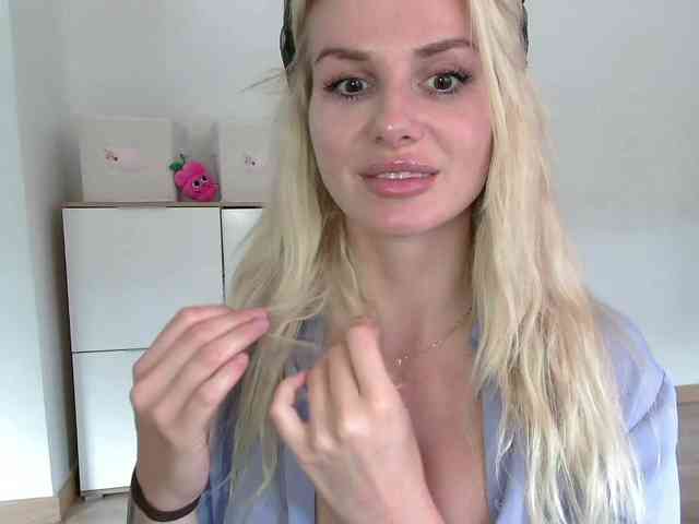 CorneliaSweet webcam