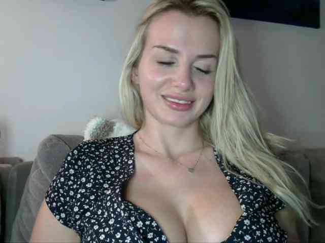 CorneliaSweet webcam