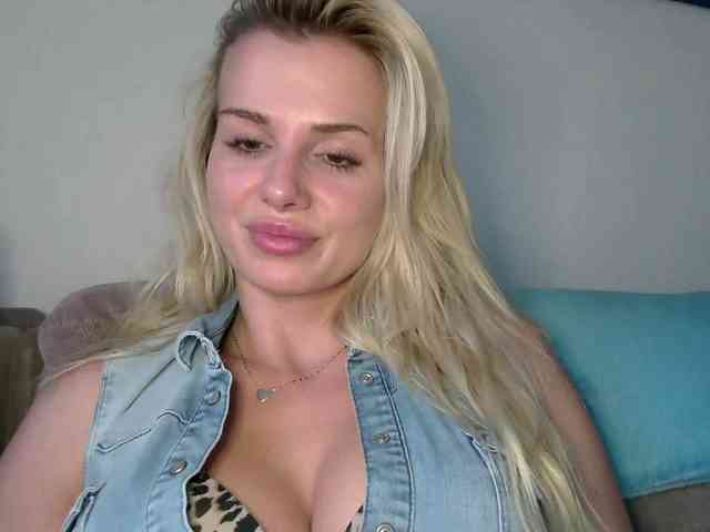 CorneliaSweet webcam