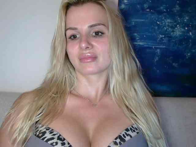 CorneliaSweet webcam
