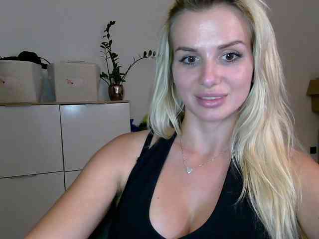 CorneliaSweet webcam
