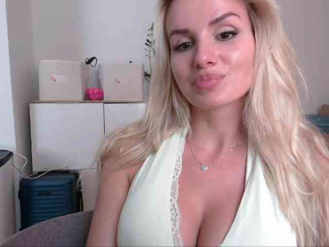 CorneliaSweet webcam