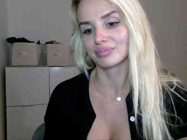 CorneliaSweet webcam