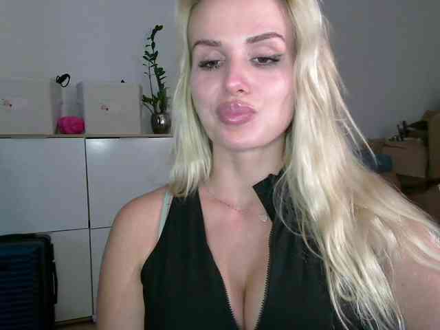 CorneliaSweet webcam