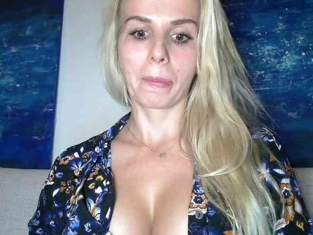 CorneliaSweet webcam