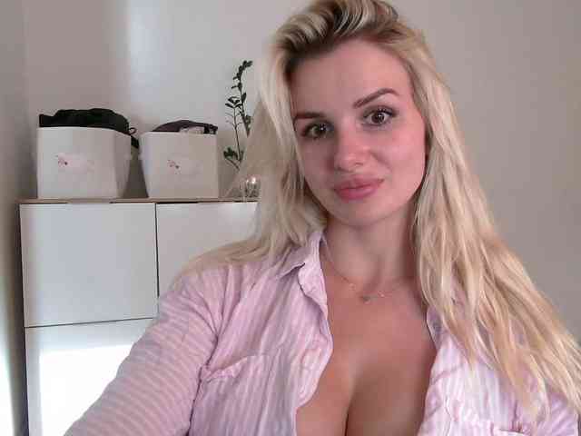 CorneliaSweet webcam