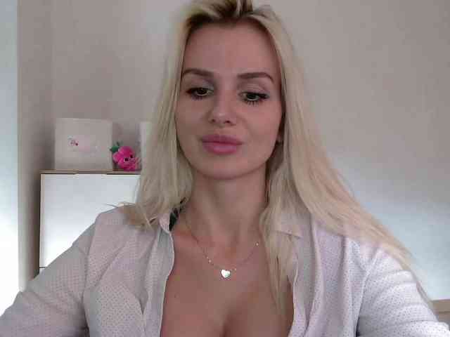 CorneliaSweet webcam