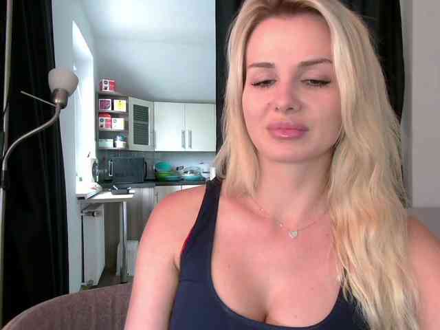 CorneliaSweet webcam