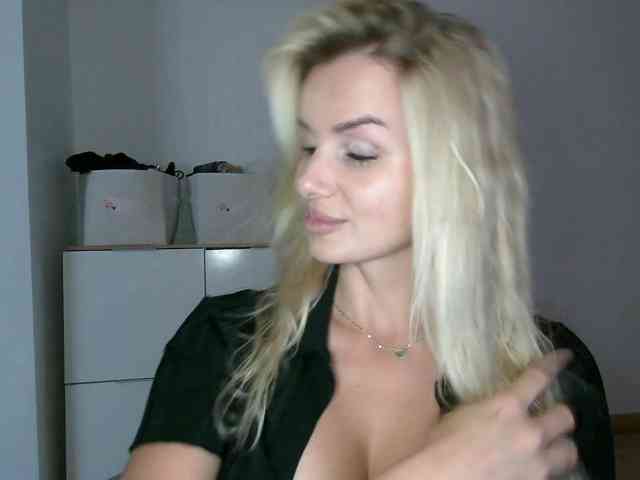 CorneliaSweet webcam