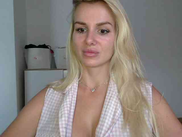 CorneliaSweet webcam