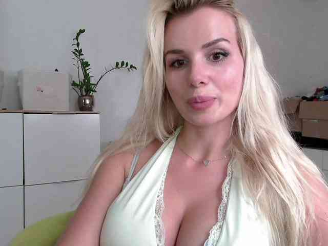 CorneliaSweet webcam