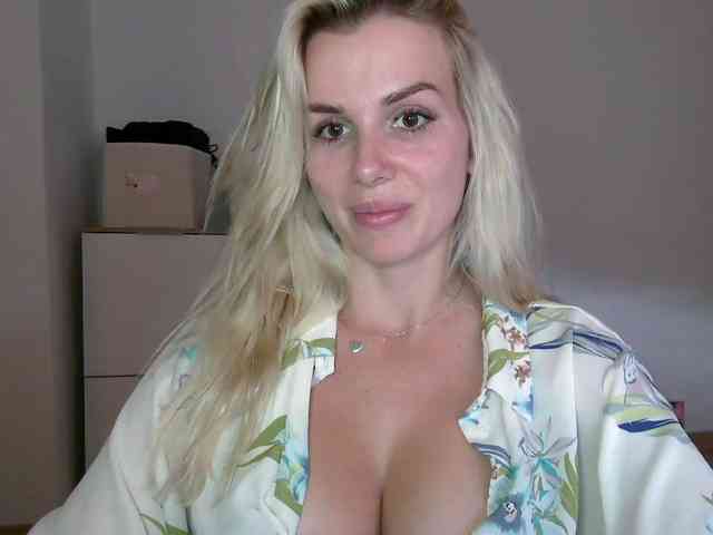 CorneliaSweet webcam