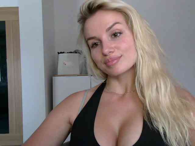 CorneliaSweet webcam