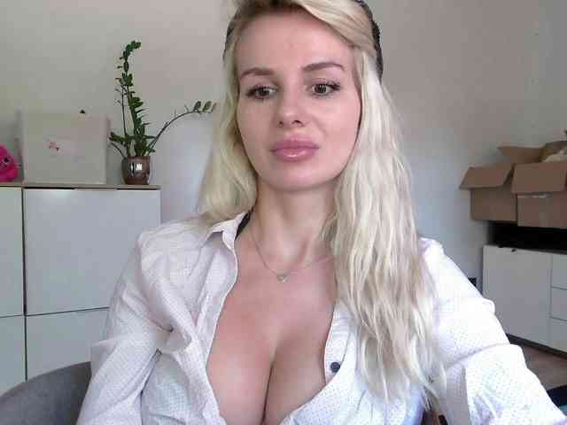 CorneliaSweet webcam