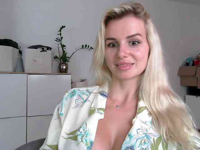 CorneliaSweet webcam