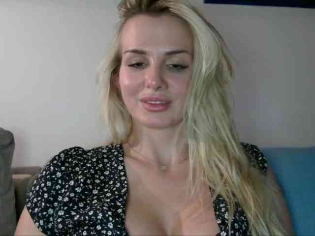 CorneliaSweet webcam