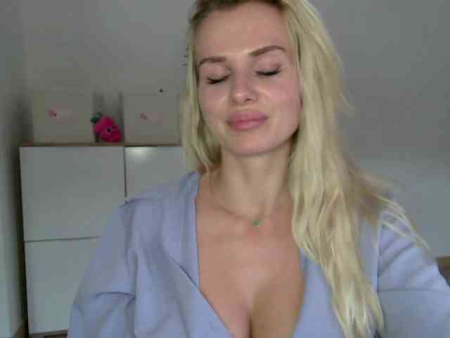 CorneliaSweet webcam