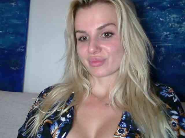 CorneliaSweet webcam