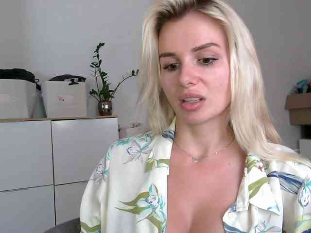 CorneliaSweet webcam