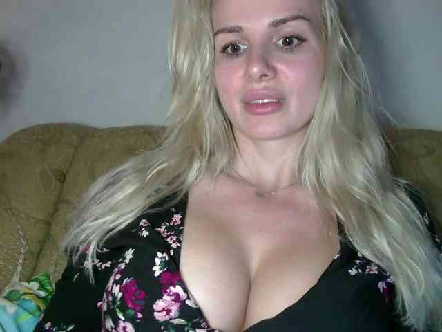 CorneliaSweet webcam