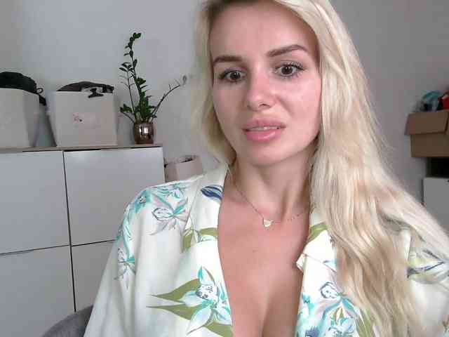 CorneliaSweet webcam