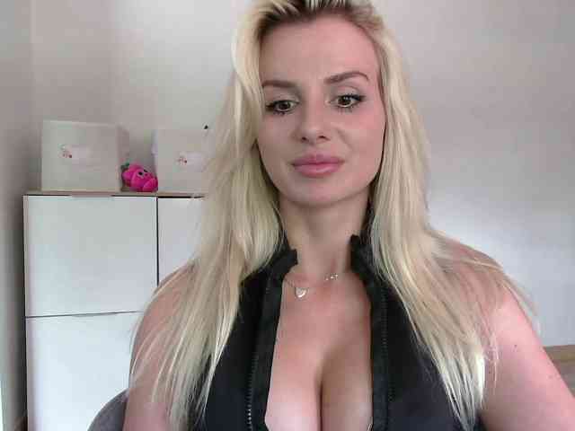 CorneliaSweet webcam