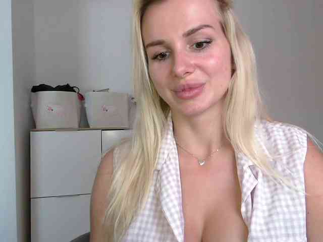 CorneliaSweet webcam