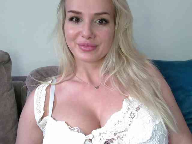 CorneliaSweet webcam