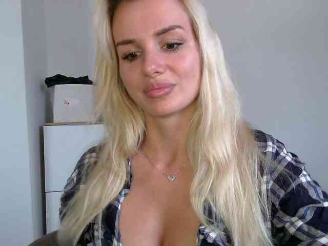 CorneliaSweet webcam