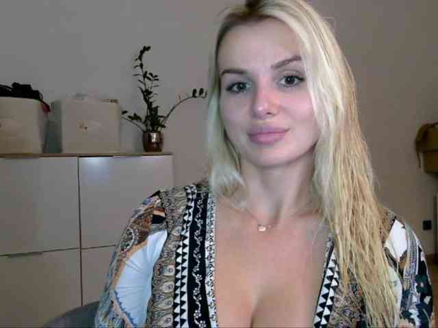 CorneliaSweet webcam