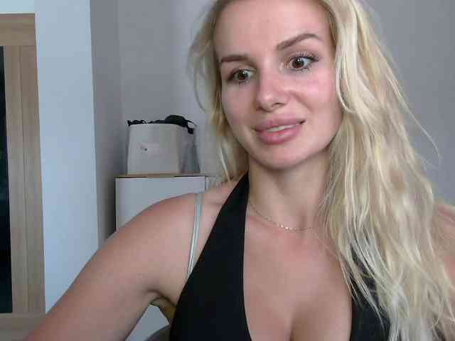 CorneliaSweet webcam