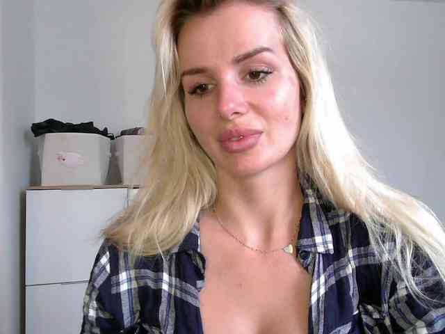 CorneliaSweet webcam