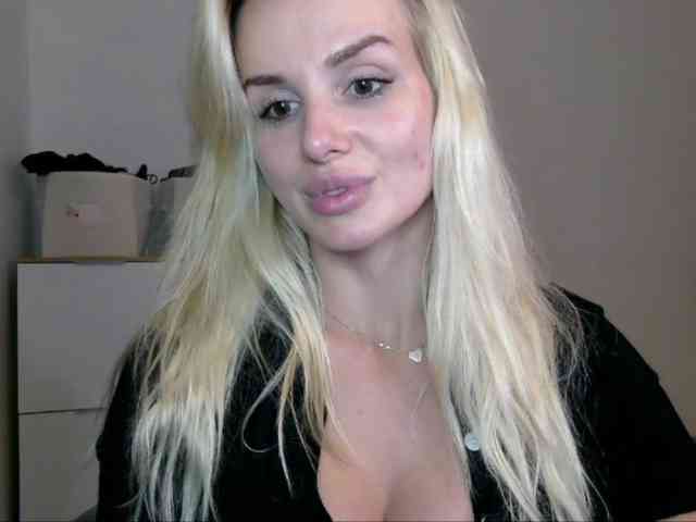 CorneliaSweet webcam