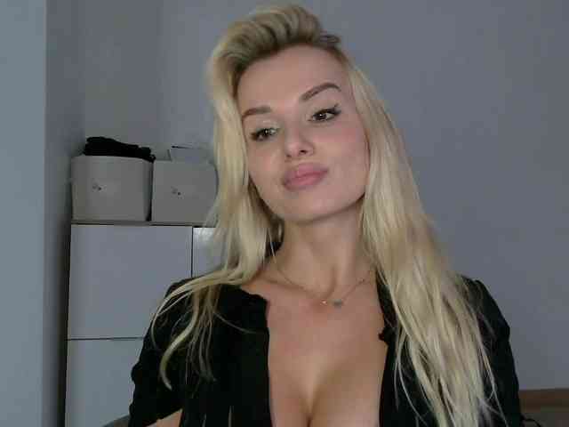 CorneliaSweet webcam