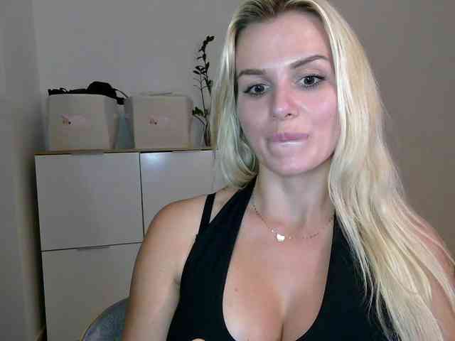 CorneliaSweet webcam
